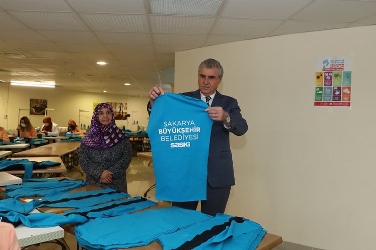 Sakarya Büyükşehir Belediyesi destek verdiği kadın kooperatiflerinde kendi tekstil ürünlerini