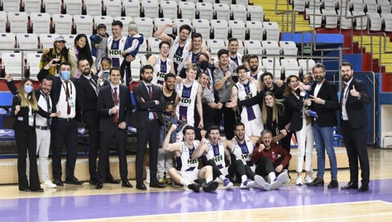 Afyon Belediye Basket, namağlup Efes’i devirdi!