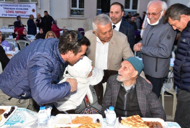 İFTAR SOFRAMIZ ÖRNEKEVLER VE GÜVENEVLER MAHALLESİNE KURULDU