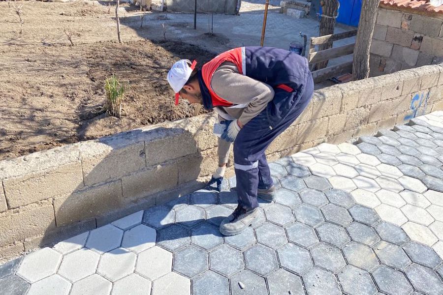 Horan Yolunda Kaldırım Döşeme Çalışmaları Gerçekleştirildi İlçe genelinde, kaldırım yenileme, kilit parke taşı döşeme ve yol