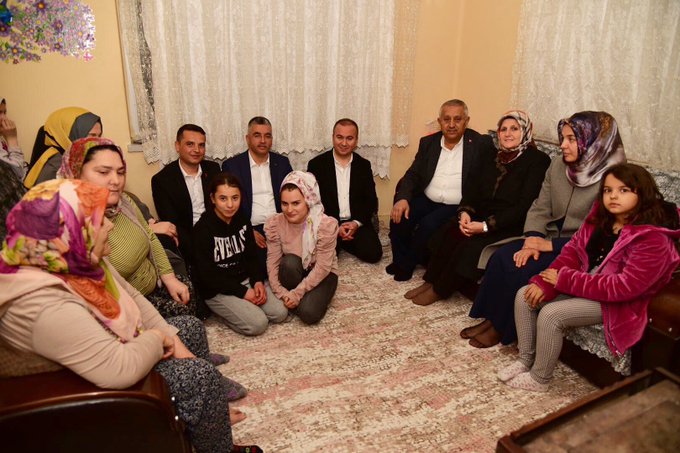 ZEYBEK BAŞKAN HEMŞEHRİLERİNİN MİSAFİRİ OLUYOR ZEYBEK BAKAN HEMEHRLERNN MSAFR OLUYOR Belediye Bakanmz Mehmet Zeybek’in