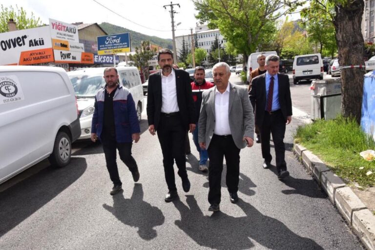 1. KÜÇÜK SANAYİ SİTESİNİN YOLLARI ASFALTLANIYOR