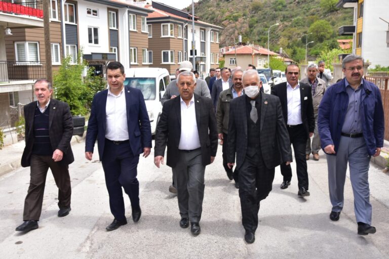 BAŞKANIMIZ ZEYBEK´TEN HASAN KARAAĞAÇ MAHALLESİ´NE ZİYARET