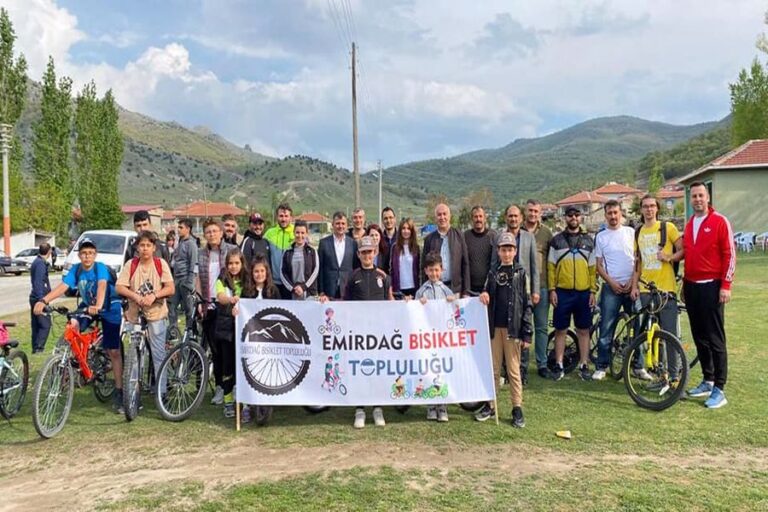 Emirdağ’da 19 Mayıs Coşkusu Bisiklet Turu İle Başladı