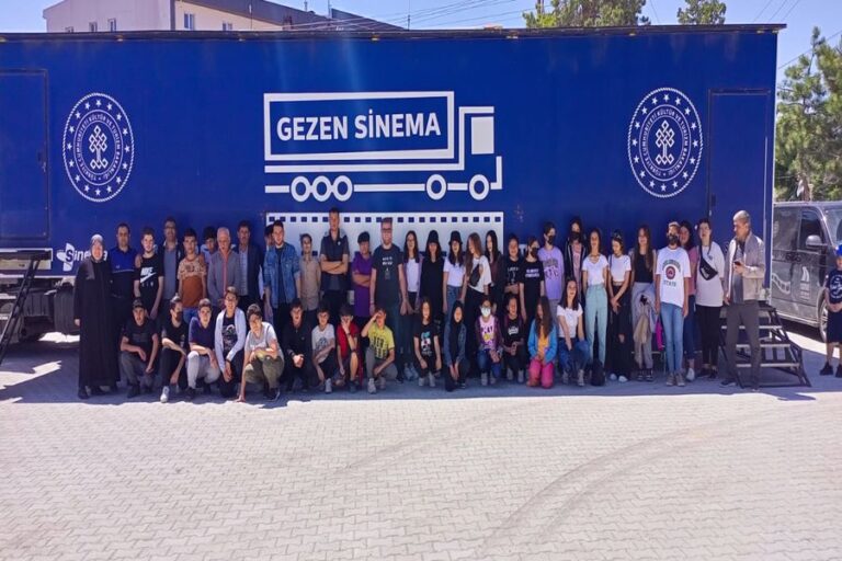 Büyük Taarruz Uluslararası Kısa Film Festivali Sinema Tırı Emirdağ’da