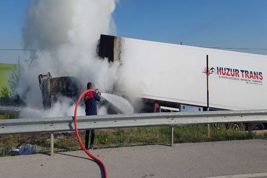 Afyonkarahisar – Ankara Karayolunun Ümraniye Kavşağında sabah saat 07.45 sularında