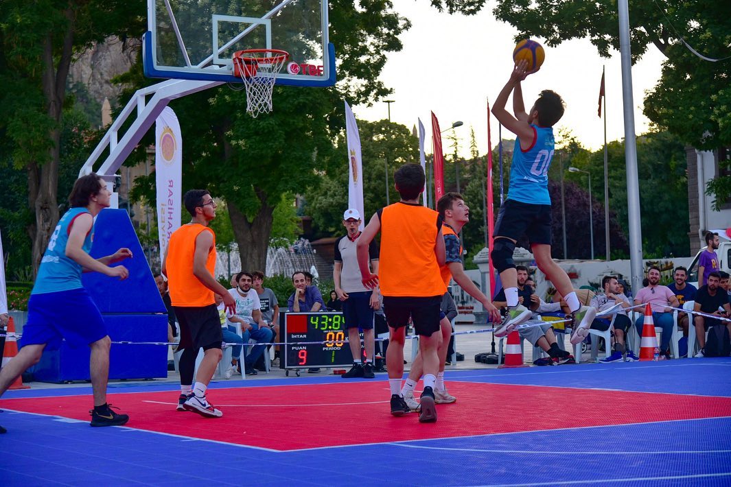 BASKETBOL TURNUVASI NEFES KEST            Her yl geleneksel halde düzenlenen