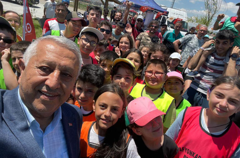 AFYON SOSYAL BELEDİYECİLİKTE ZİRVE YAPTI