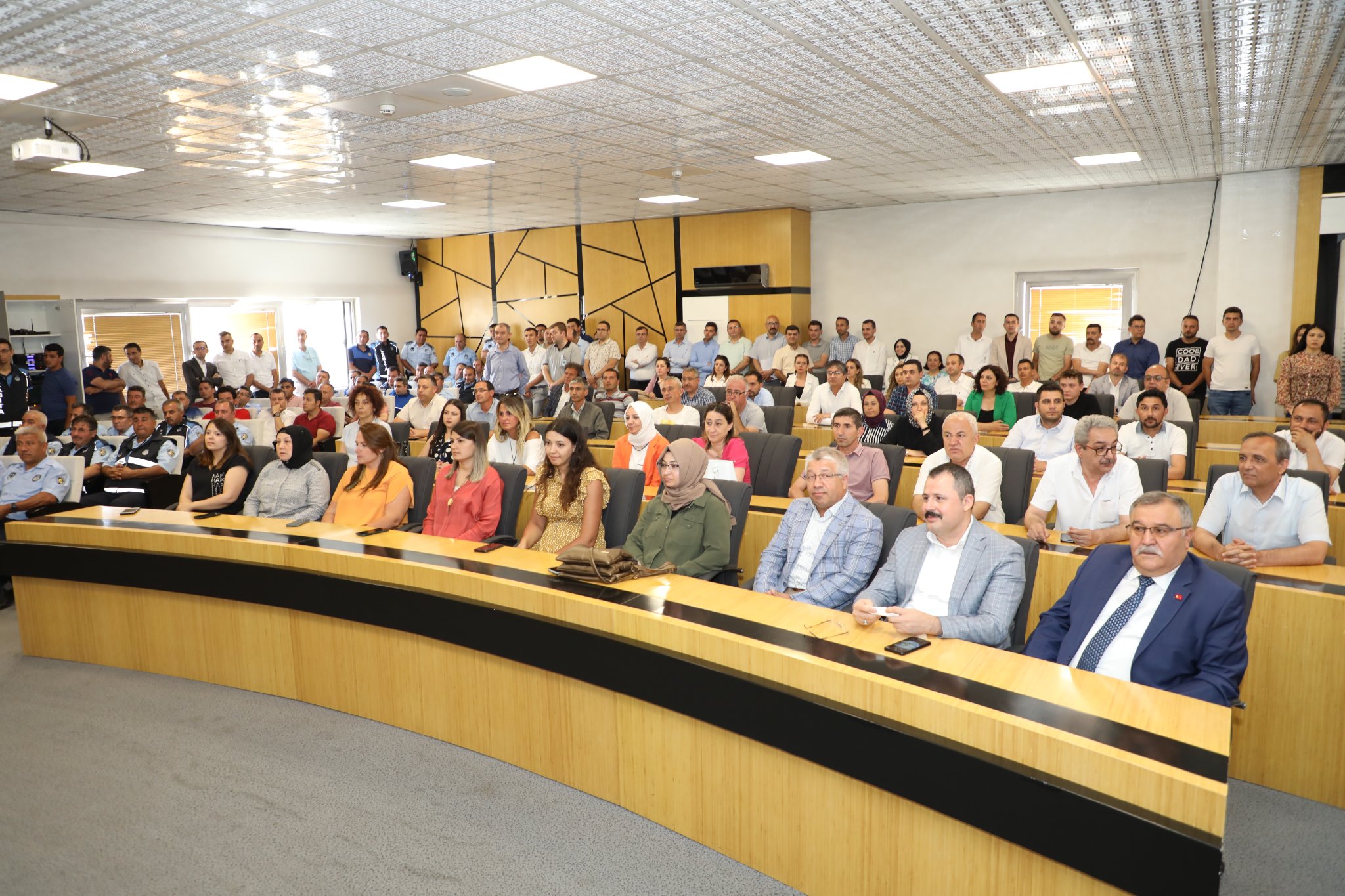  ZEYBEK BAKAN PERSONELYLE BAYRAMLATI           Belediye Bakanmz