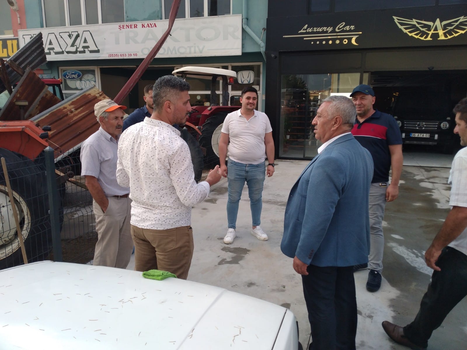 ZEYBEK BAKAN’DAN YERLER ZARAR GÖREN ESNAFA ZYARET iddetli frtna ve