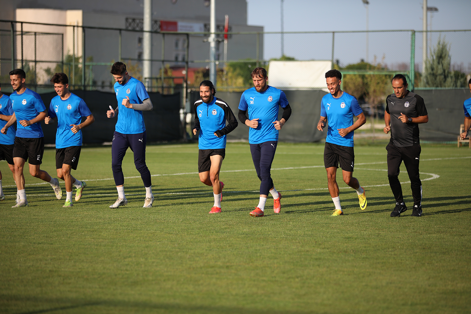 AFJET AFYONSPOR ÇALIMALARINI SÜRDÜRÜYOR         TFF 2. Lig ekiplerinden Afjet
