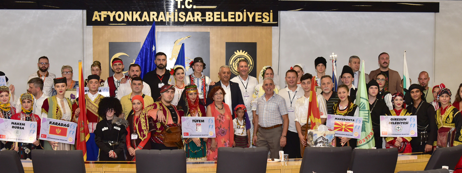 BAKANIMIZDAN HALK OYUNLARI EKPLERNE TEEKKÜR          Belediye