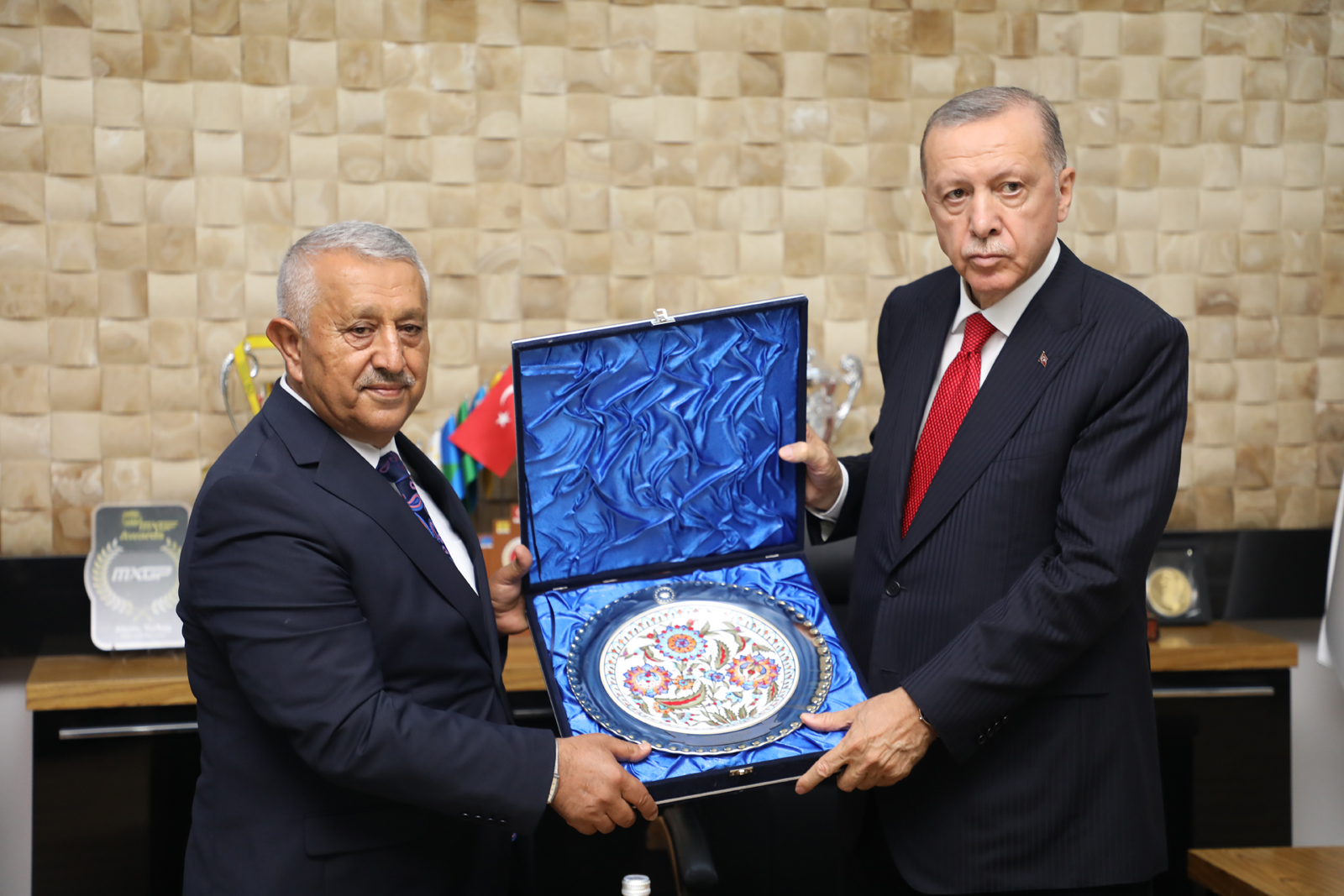 CUMHURBAKANIMIZI AFYONKARAHSAR’IMIZDA AIRLADIK          Cumhurbakanmz Sayn Recep Tayyip Erdoan, Büyük