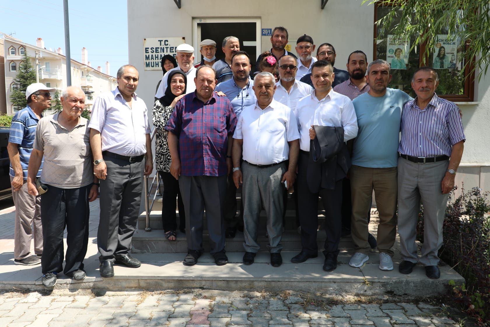 ZEYBEK BAKAN’DAN ESENTEPE MAHALLES’NE ZYARET               Belediye Bakanmz Mehmet Zeybek,