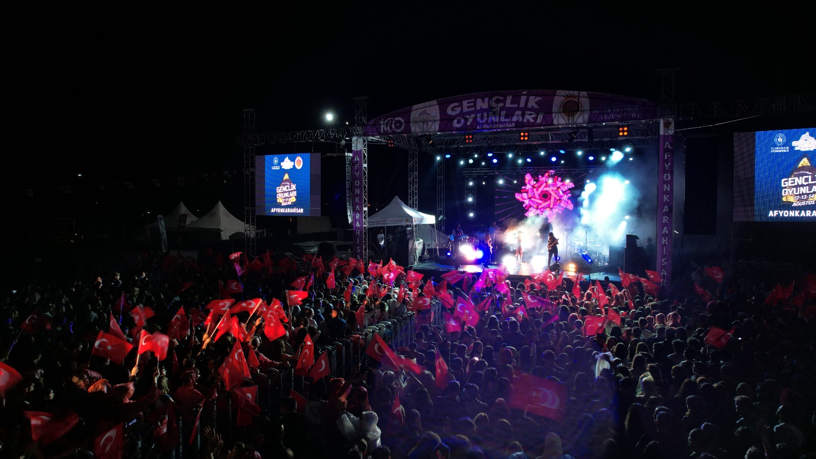 ATYE VE ALP GÜVENR’DEN MUHTEEM KONSER                Belediyemiz tarafndan Büyük