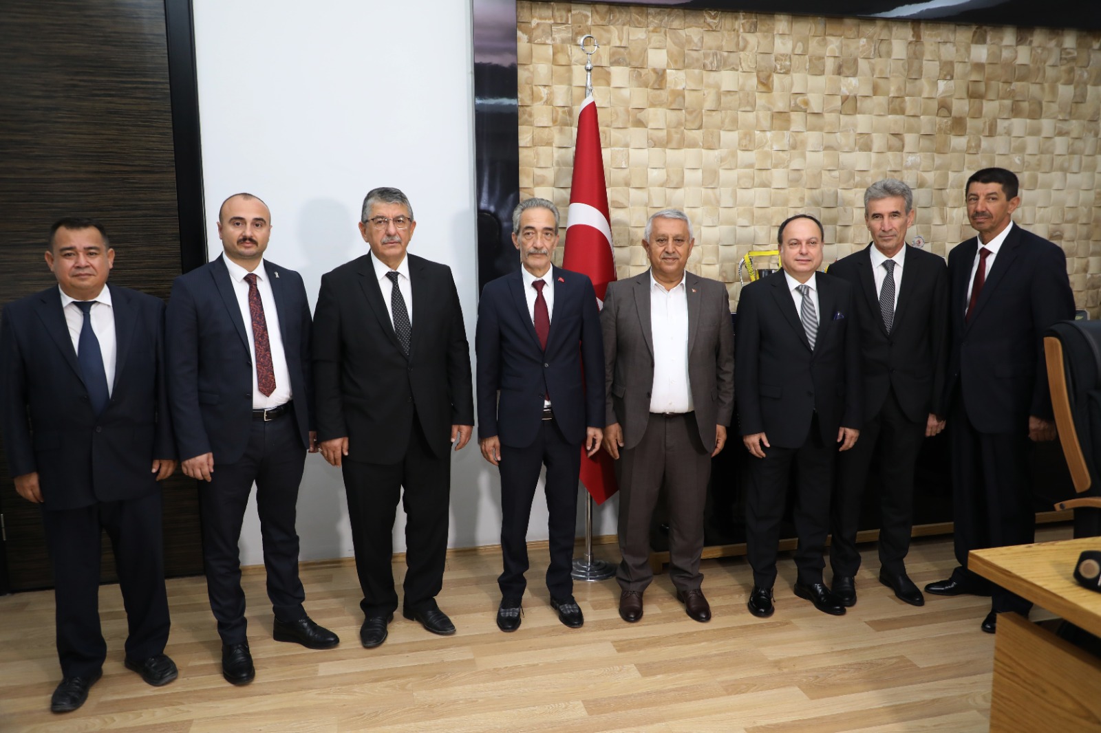 AHLK KOMTESNDEN BAKANIMIZA ZYARET Ahi Evran- Veli Hazretlerinin ansna 13