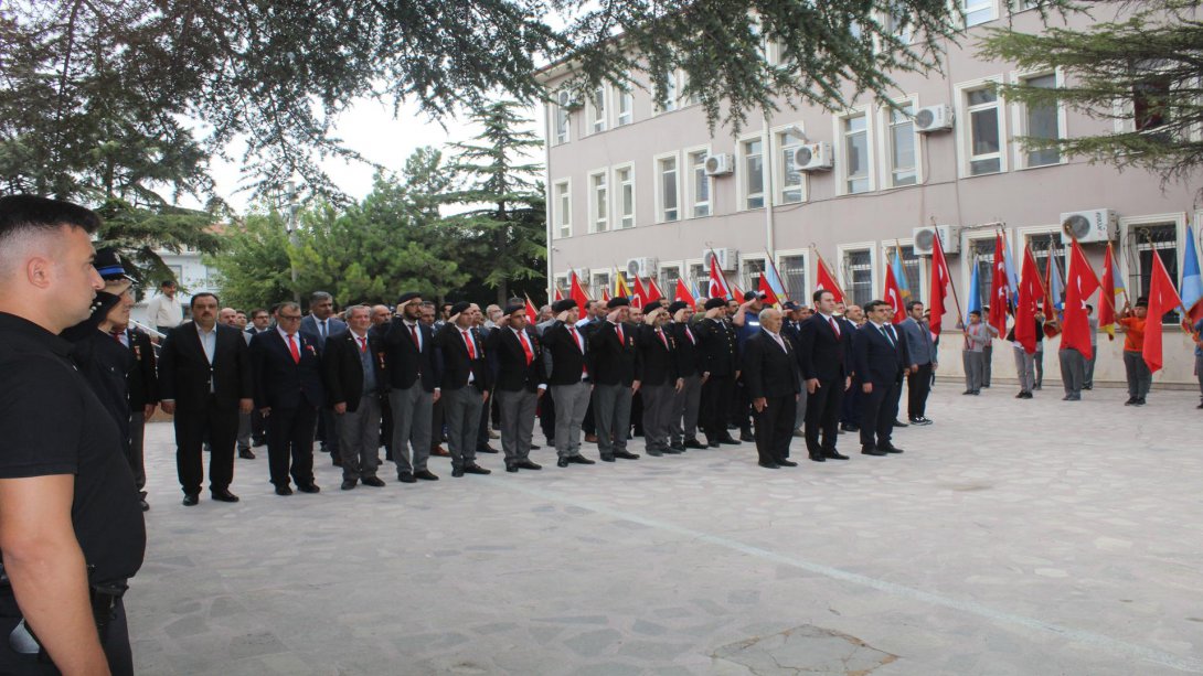 19 Eylül Gaziler Günü münasebetiyle, Hükümet Konağı Atatürk Anıtı’nda, İlçe Kaymakamı