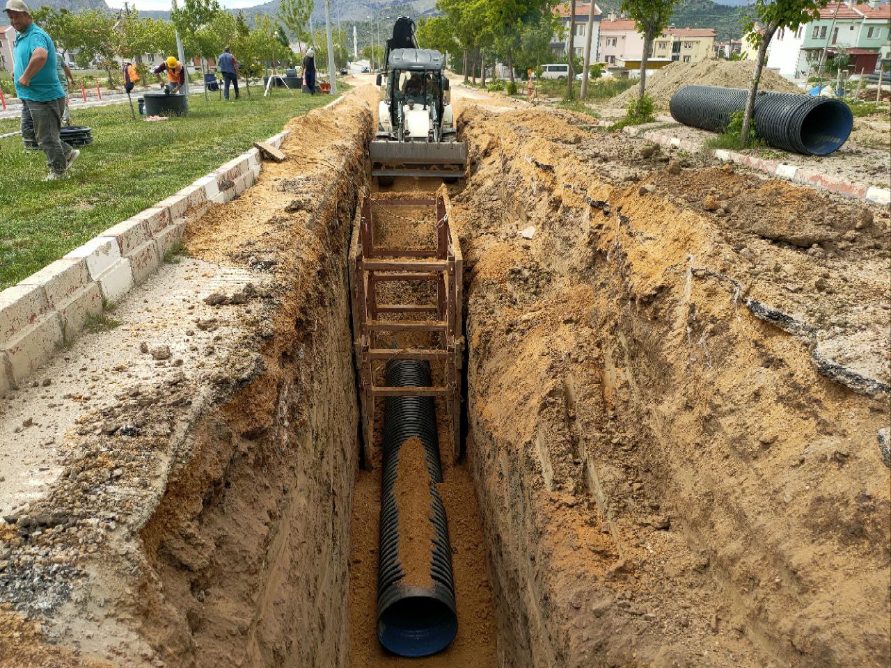 UYDUKENT YAMURSUYU EBEKE HATTI  ÇALIMALARI DEVAM EDYOR      