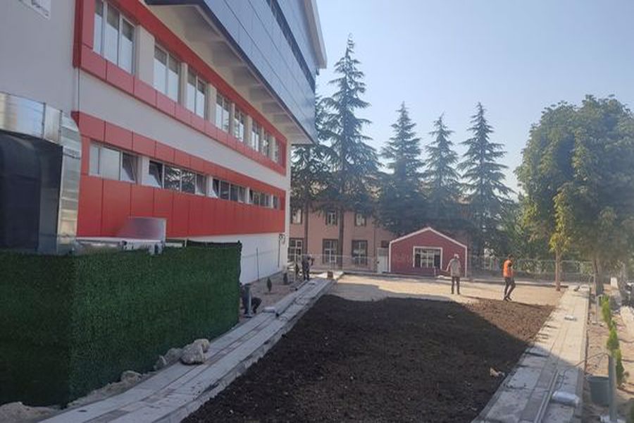 Gençlerimizin sosyalleşeceği alanlar oluşturmak için faaliyete geçmeye hazırlanan Gençlik Merkezimizde