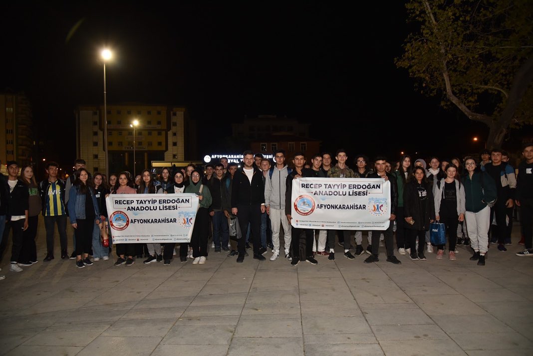GENÇLK GELECEMZDR… LK KAFLE ÇANAKKALE GEZS ÇN YOLA ÇIKTI Afyonkarahisar