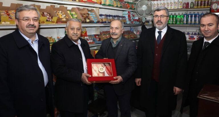 ZEYBEK BAŞKAN TACIAHMET MAHALLESİ´Nİ ZİYARET ETTİ