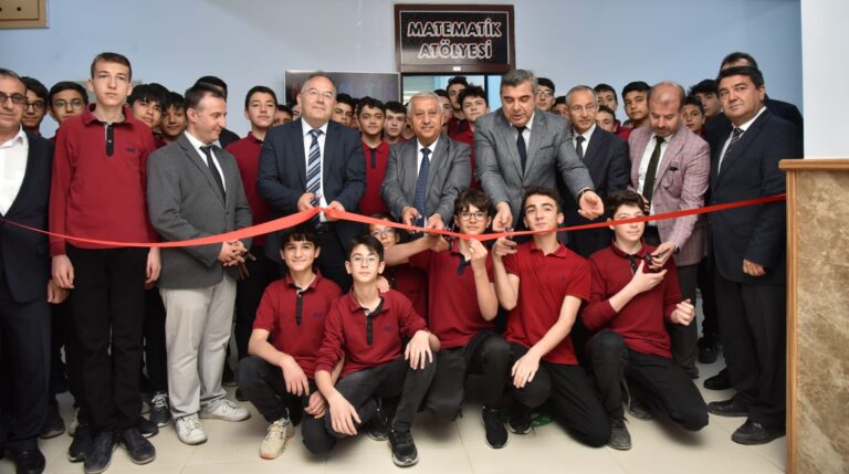 AFYONKARAHİSAR´A İLK MATEMATİK ATÖLYESİ ZEYBEK BAŞKAN´DAN