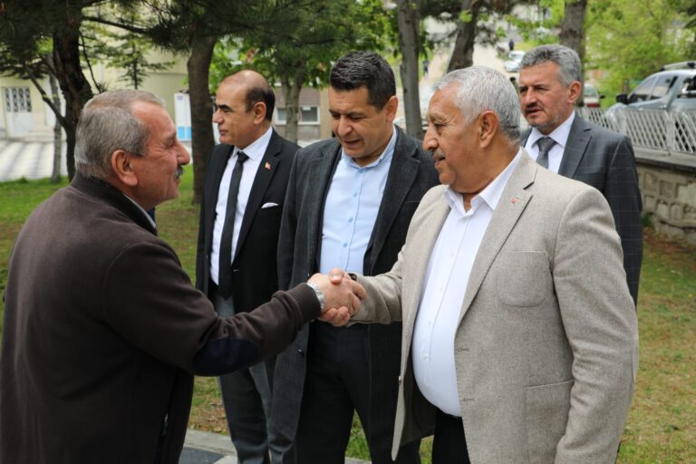 ZEYBEK BAŞKAN´DAN ZAFER MAHALLESİ´NE ZİYARET