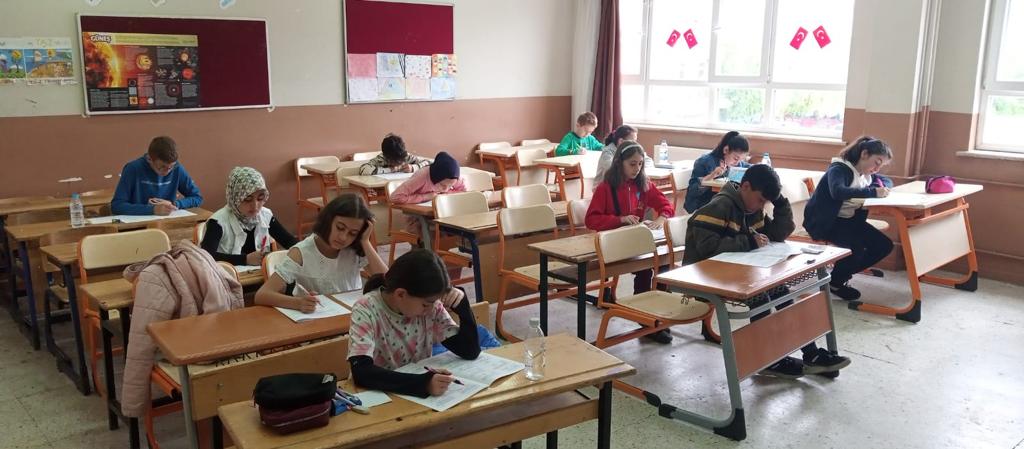 7. ÖDÜLLÜ KÝTAP OKUMA YARIÞMASININ SINAVI YAPILDI        