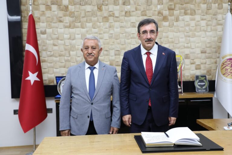 BAŞKANIMIZI ÇALIŞMALARINDAN DOLAYI TEBRİK EDİYORUM