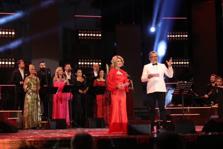 TRT SANATÇILARI´NDAN ZAFER HAFTASINA ÖZEL MUHTEŞEM KONSER