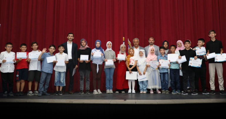 BİLGİ EVİ ÖĞRENCİLERİ HEM BAŞARILI HEM MUTLU
