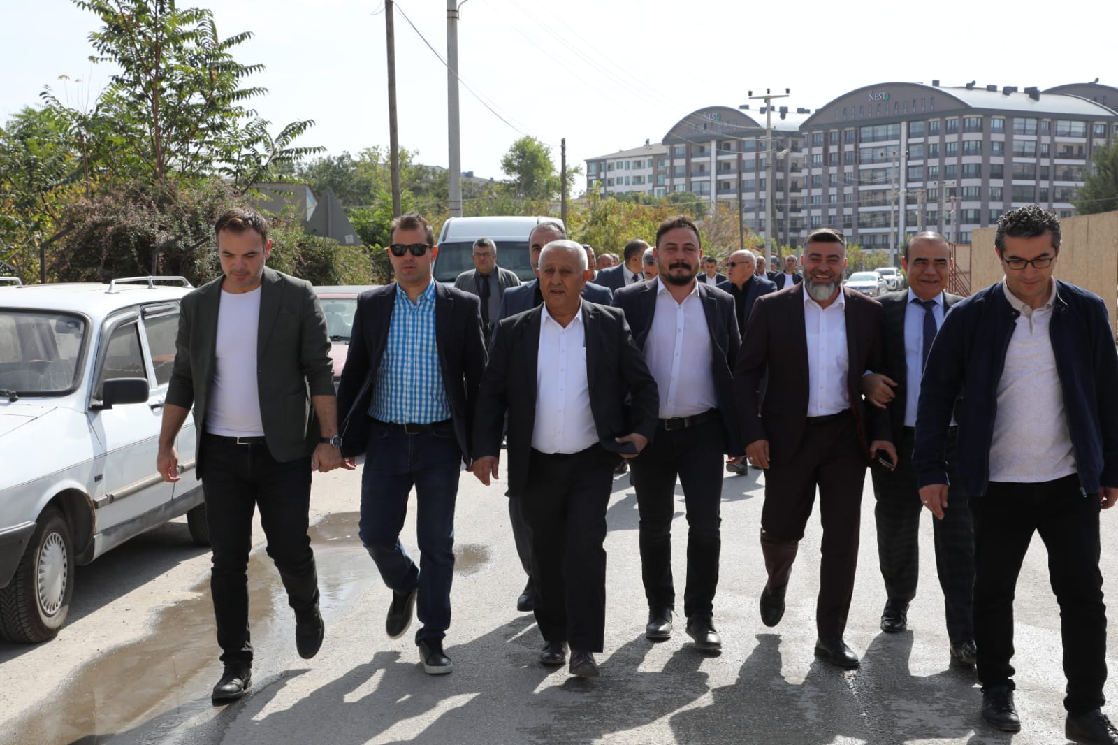 ZEYBEK BAÞKAN’DAN ALÝ ÇETÝNKAYA MAHALLESÝ’NE ZÝYARET        Belediye Baþkanýmýz Mehmet