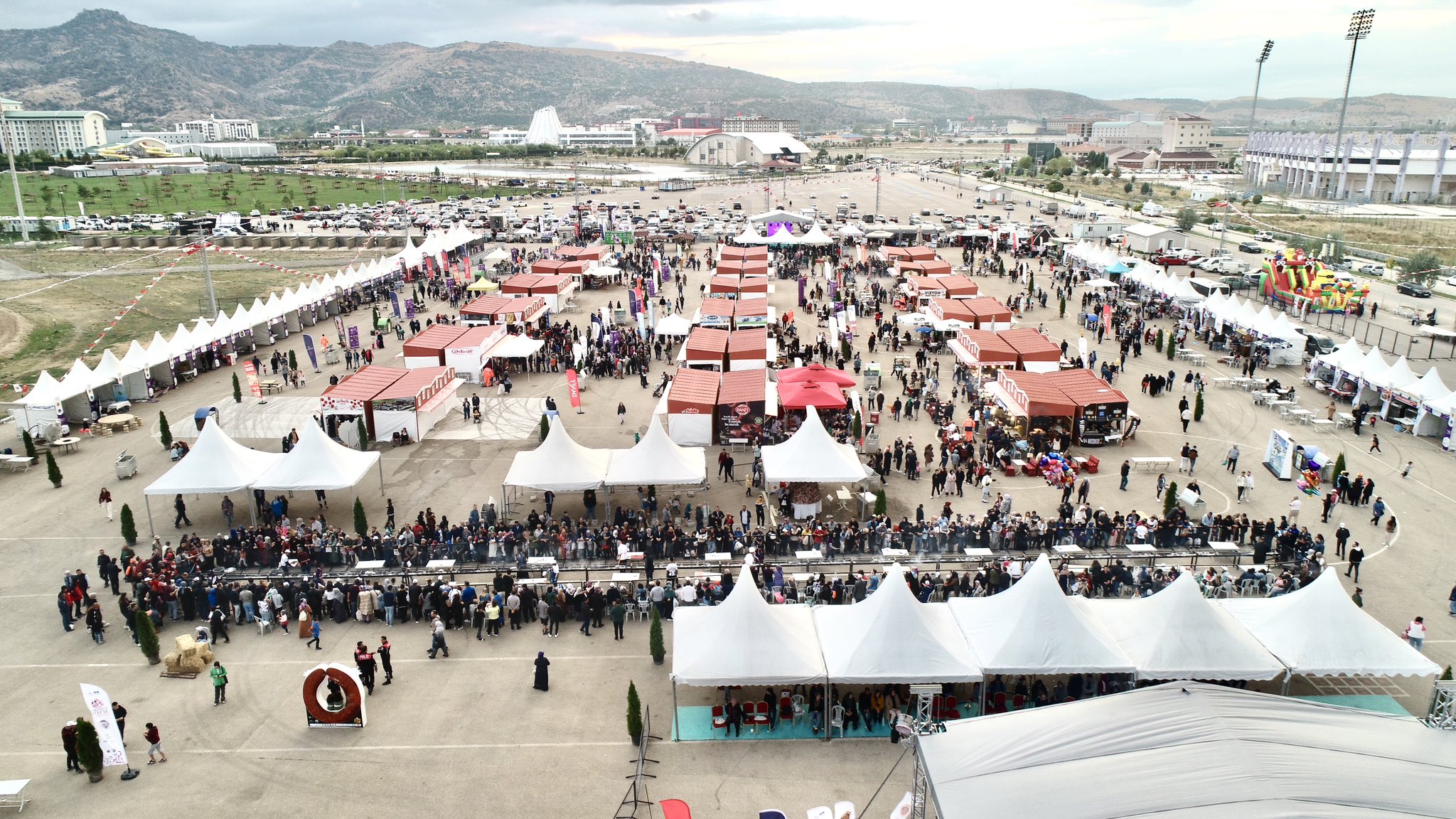 GASTRO AFYON FEST 300 BÝN ZÝYARETÇÝ ÝLE GÖZ DOLDURDU 29-30