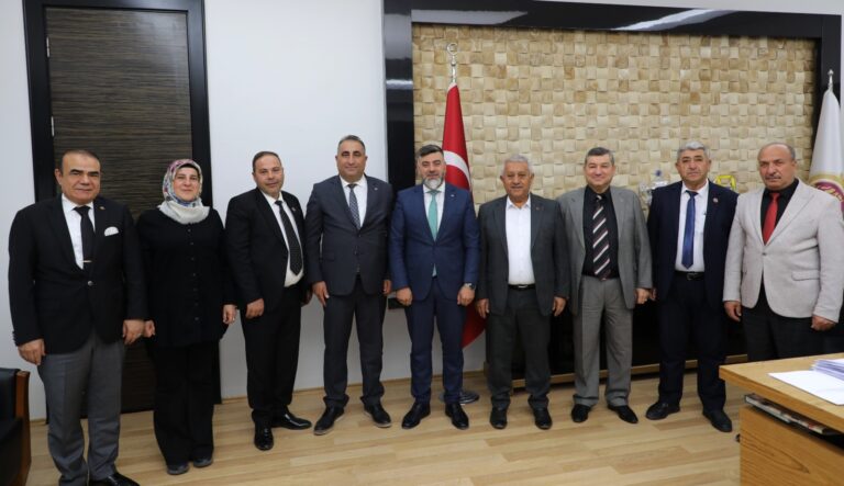 MUHTARLARDAN ZEYBEK BAŞKAN´A ZİYARET