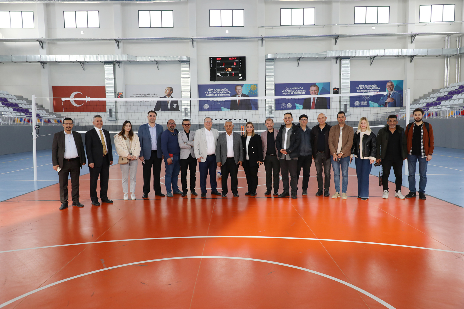 ZEYBEK BAÞKAN BASIN MENSUPLARINA YATIRIMLARIMIZI GEZDÝRDÝ Afyonkarahisar’ýmýza yaptýðý kalýcý yatýrýmlarla