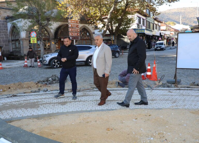 ZEYBEK BAŞKAN ÇALIŞMALARI YERİNDE TAKİP ETTİ 