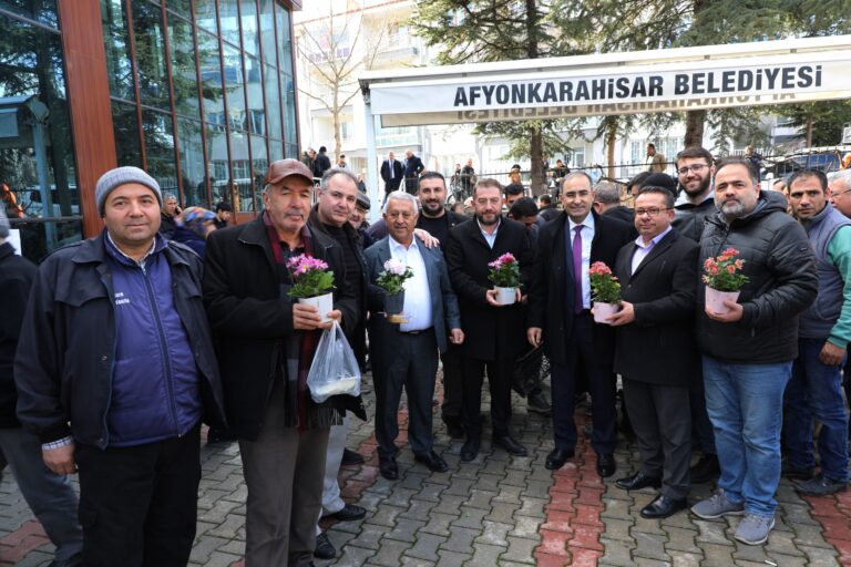 ZEYBEK BAŞKAN CUMHURİYET MAHALLESİ´Nİ ZİYARET ETTİ