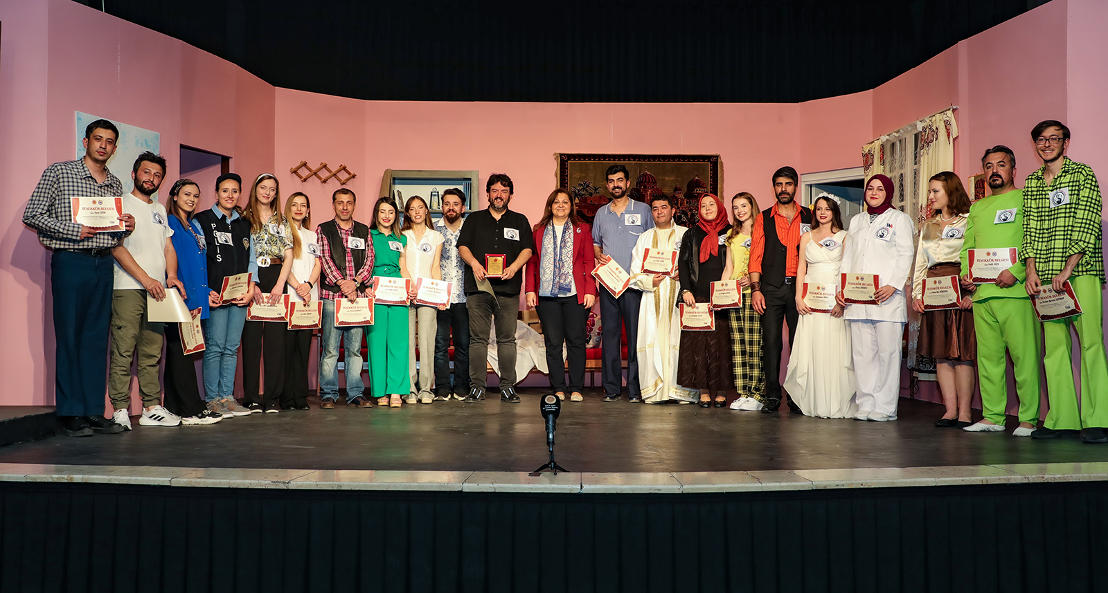 BELEDYE EHR TYATROSUNDAN MUHTEEM GALA Afyonkarahisar Belediye ehir Tiyatrosu, sezonun