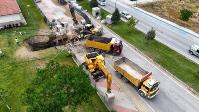 UYDUKENT’TE ALTYAPI ÇALIÞMALARINA BAÞLANDI Afyonkarahisar Belediyesi Uydukent’te yaþanan kanalizasyon sorununa
