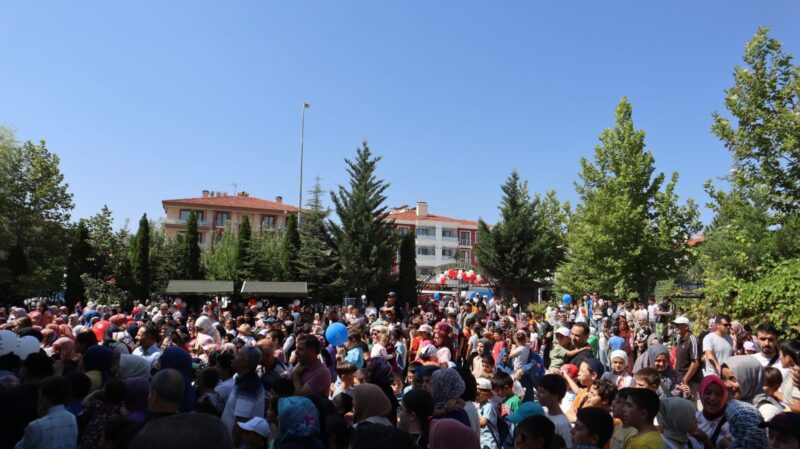 Afyonkarahisar’da Diyanet İşleri Başkanlığı’nın “100. Yılda Çocuklarımızla 100 Şenlik” etkinlikleri