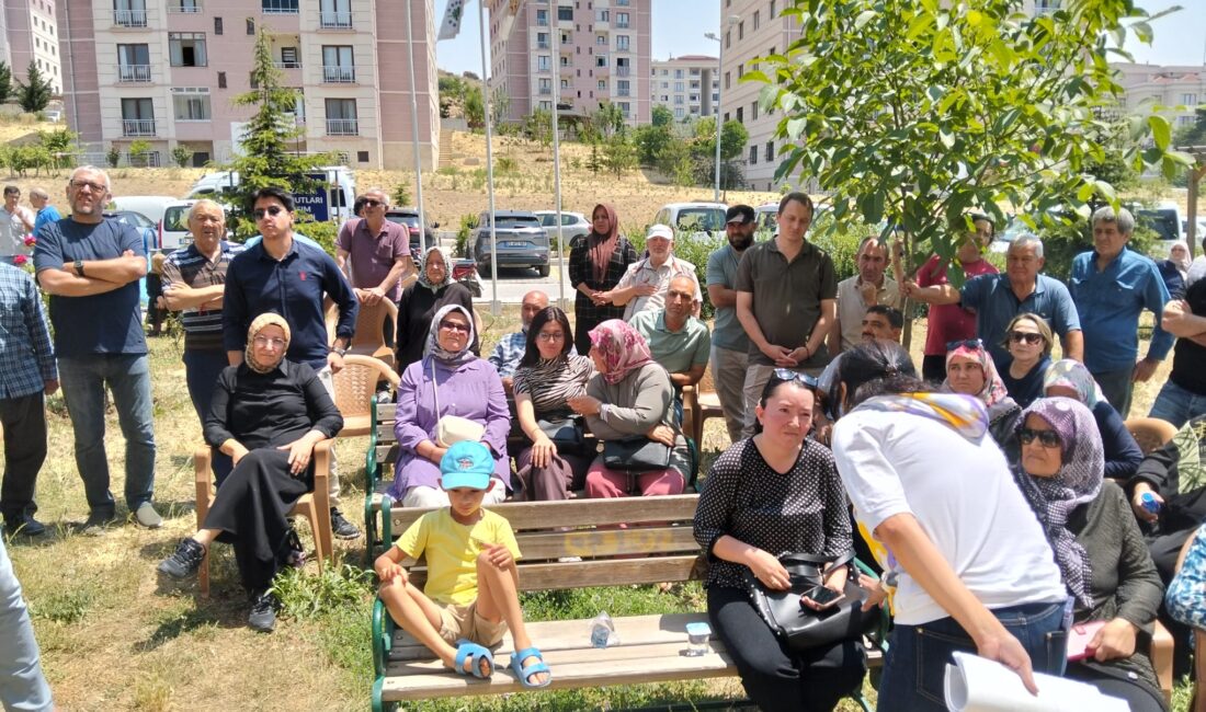 Afyonkarahisar'daki TOKİ konutlarında planlanan site yönetimi seçimi öncesinde tansiyon yükseldi.