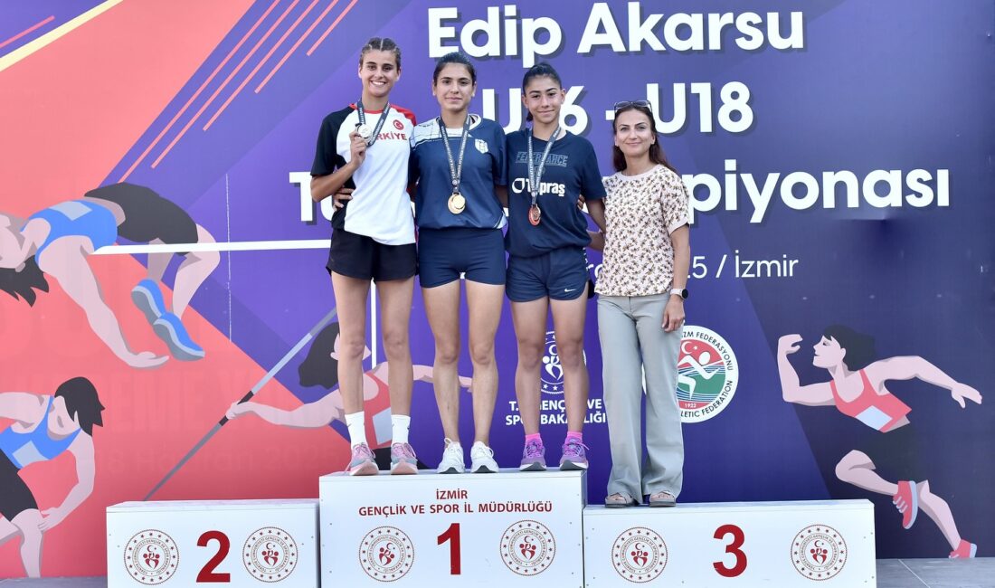 Afyonkarahisar'ın gururu Hamide Nur Tekdemir, İzmir'de düzenlenen Edip Akarsu U16-U18