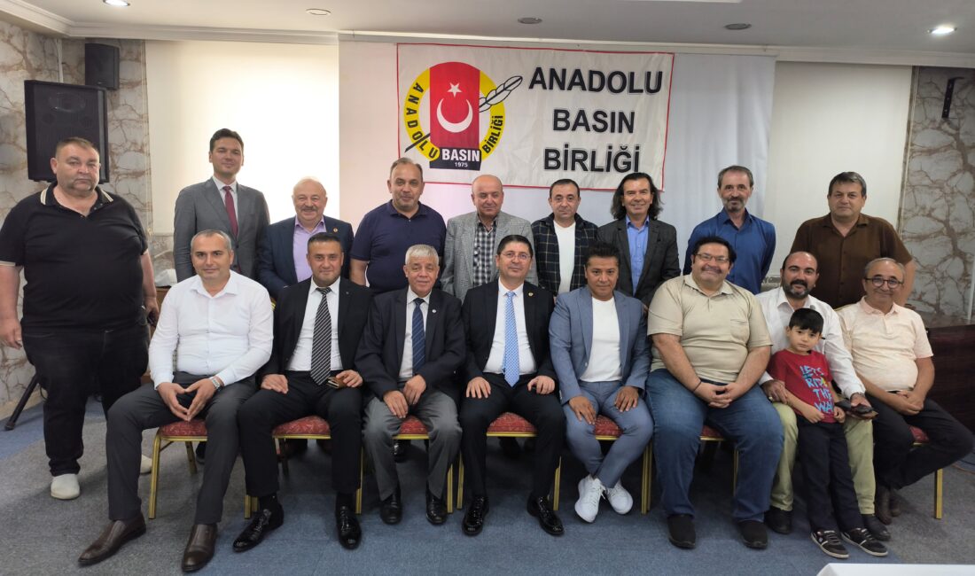 1975'te kurulan Anadolu Basın Birliği, Afyonkarahisar Şubesi'ni Genel Başkan Mehmet