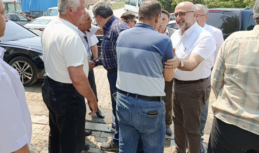 AK Parti Afyonkarahisar İl Başkanı Turgay Şahin, Sinanpaşa'da düzenlenen bir