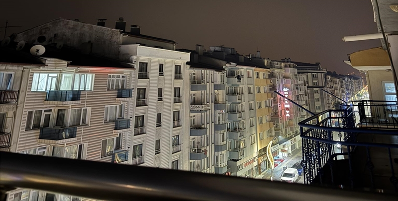 Afyonkarahisar sabah saatlerinde yoğun bir duman ve yanık kokusuyla uyandı.