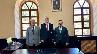 Afyon Kocatepe Üniversitesi Sinanpaşa Meslek Yüksekokulu'nda yönetim değişimi yaşandı. Yeni