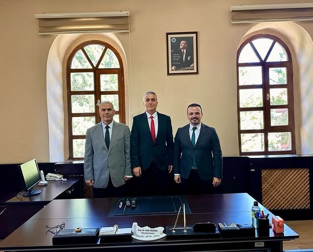 Afyon Kocatepe Üniversitesi Sinanpaşa Meslek Yüksekokulu'nda yönetim değişimi yaşandı. Yeni