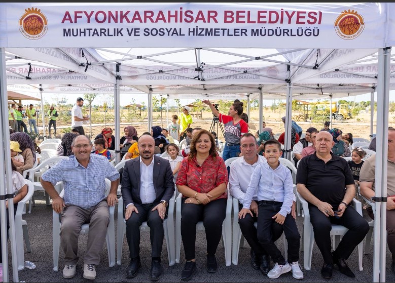 101. YIL CUMHURİYET PARKINDAKİ AĞAÇLARIMIZ ÇOCUKLARIMIZA EMANET 101. YIL CUMHURİYET PARKINDAKİ AĞAÇLARIMIZ ÇOCUKLARIMIZA EMANETBelediye Başkanı Burcu Köksal’ın