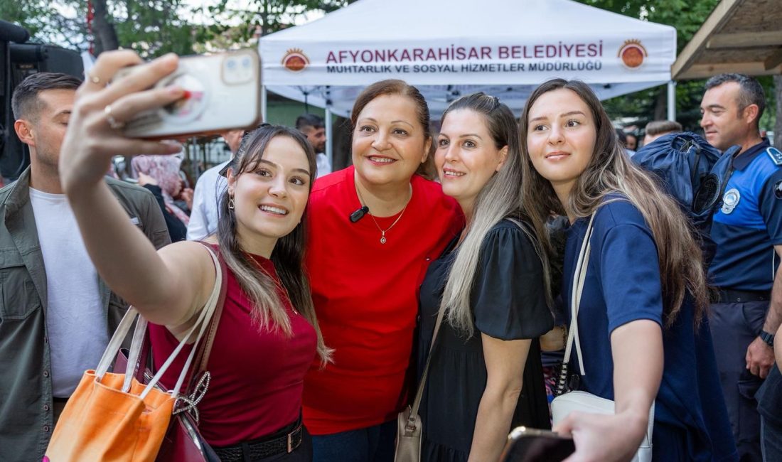 Toplantının açılış konuşmasını gerçekleştiren Belediye Başkanı Burcu Köksal, “Mahalle buluşmalarımıza