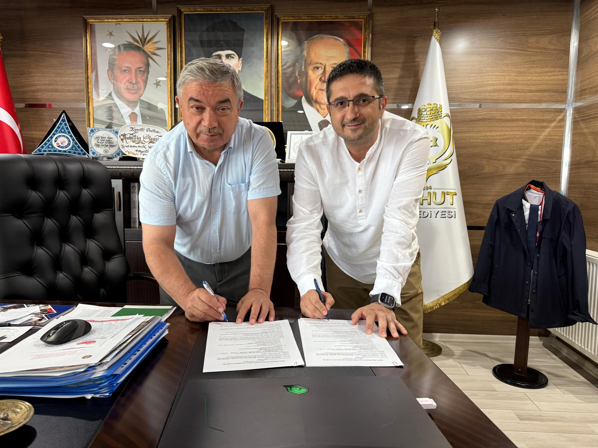 Şuhut Altıgöz Mahallesi’nde, Devlet Hastanesi’nin tam karşısında konumlanan ve tamamen